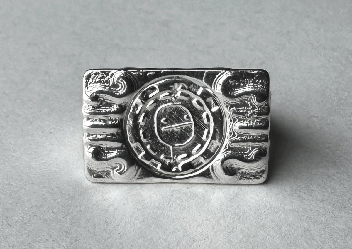 Poker Face ring