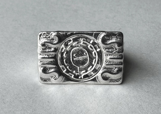 Poker Face ring