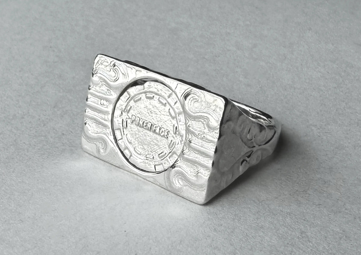 Poker Face ring
