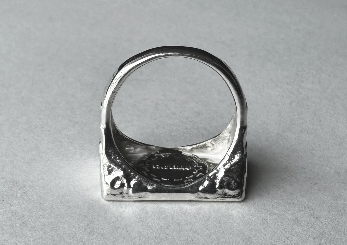 Poker Face ring